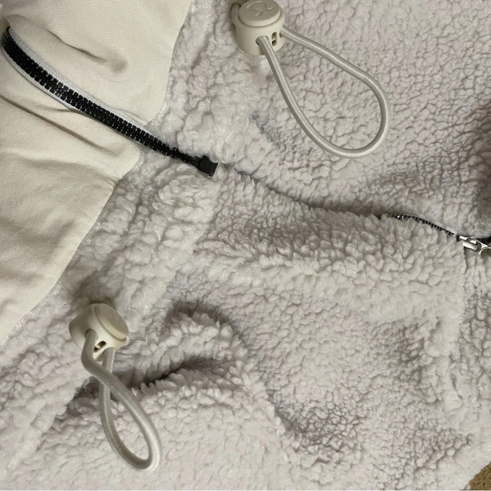 Lululemon cinchable fleece zip - Picture 9 of 9